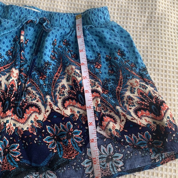 Hollister super cute flowing shorts size XS - Picture 7 of 8